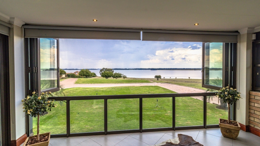 5 Bedroom Property for Sale in Oranjeville Free State